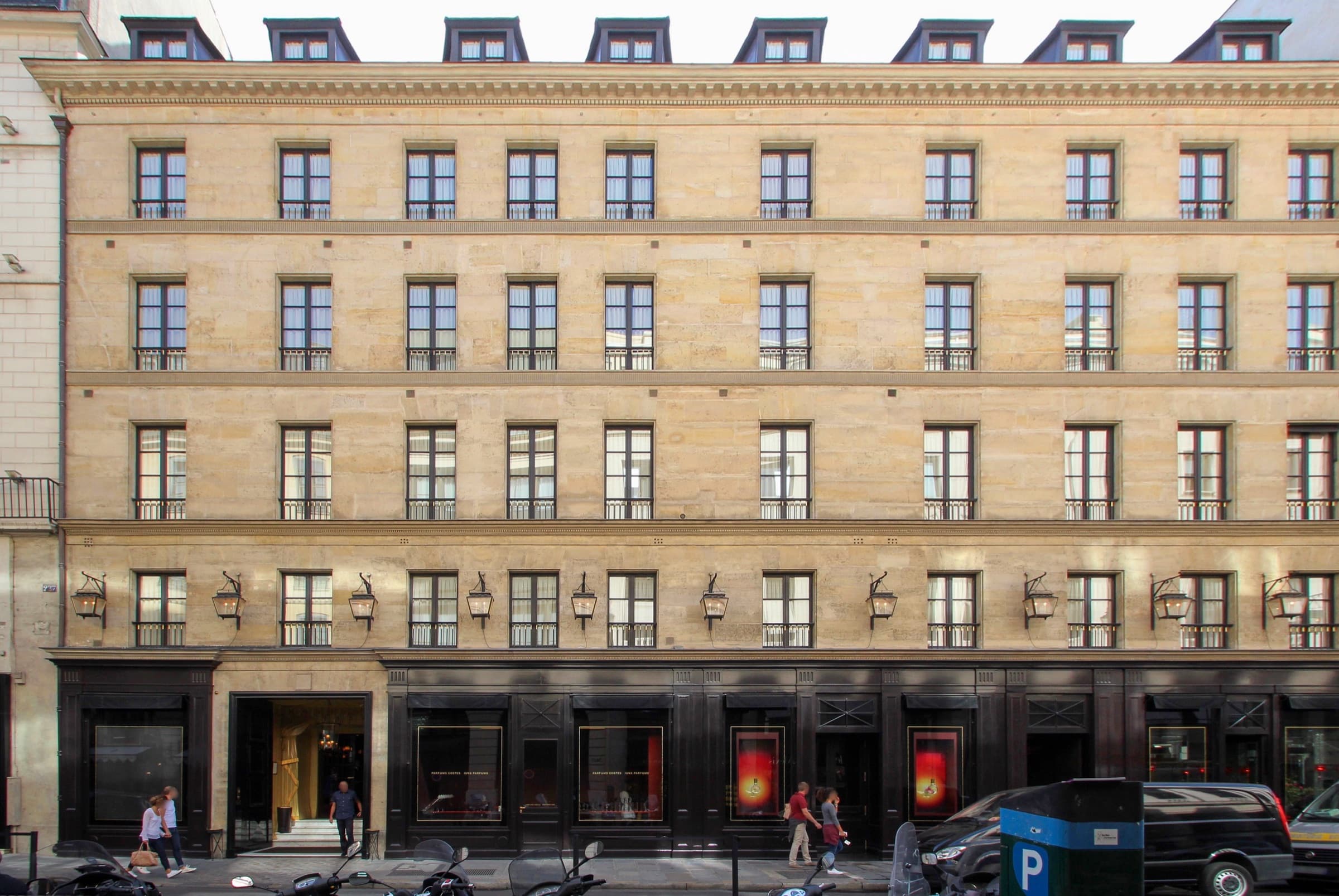 Hôtel Costes — heritage-listed façade at 239 rue Saint-Honoré